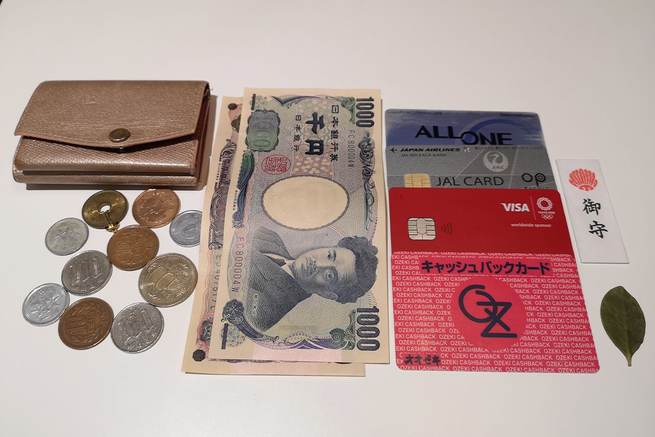 山口さんが11年愛用していたミニ財布の中身