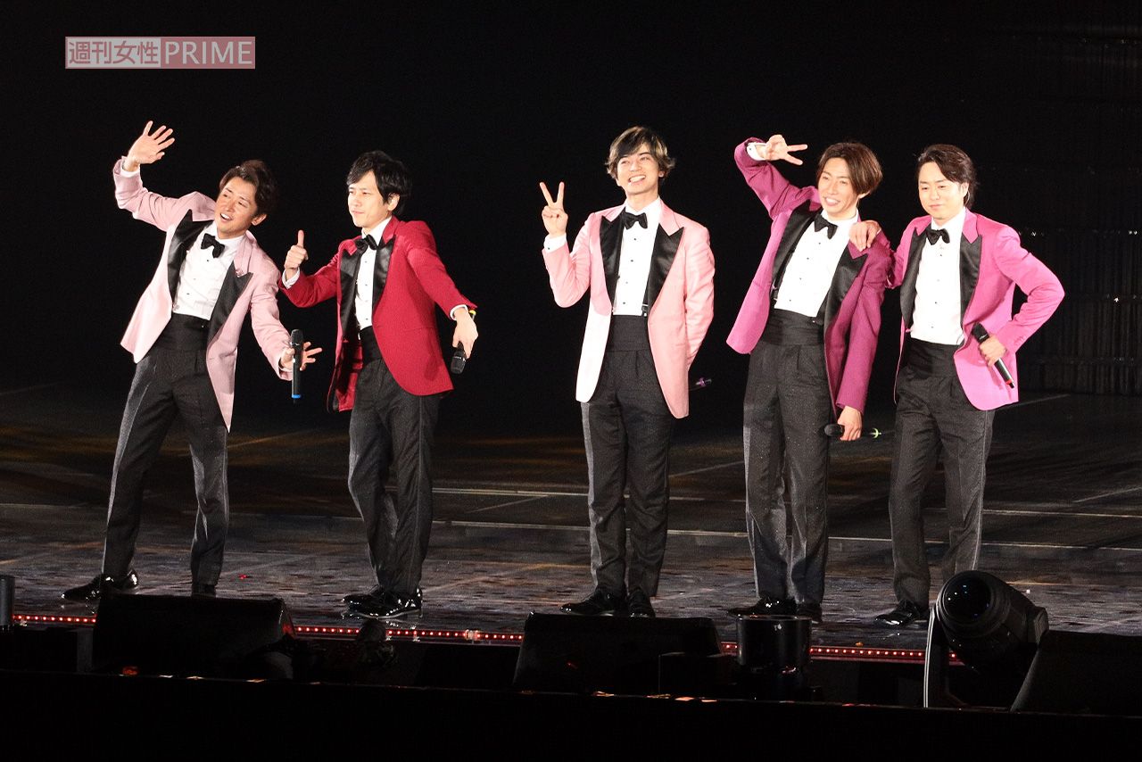 松潤の演出により観客を魅了する嵐のライブ。もう生で見られることはないのだろうか