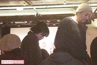 荒川良々、交際2年半16歳年下彼女に見せた “男の余裕” デート撮