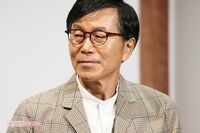 『リコカツ』で佐野史郎の代役・平田満、ドラマのイメージと異なる熱心な“マゴカツ”姿