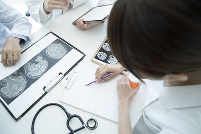 認知症予備軍は、わずか7ccの血液でわかる！検査の中身と進行を防ぐ脳トレ