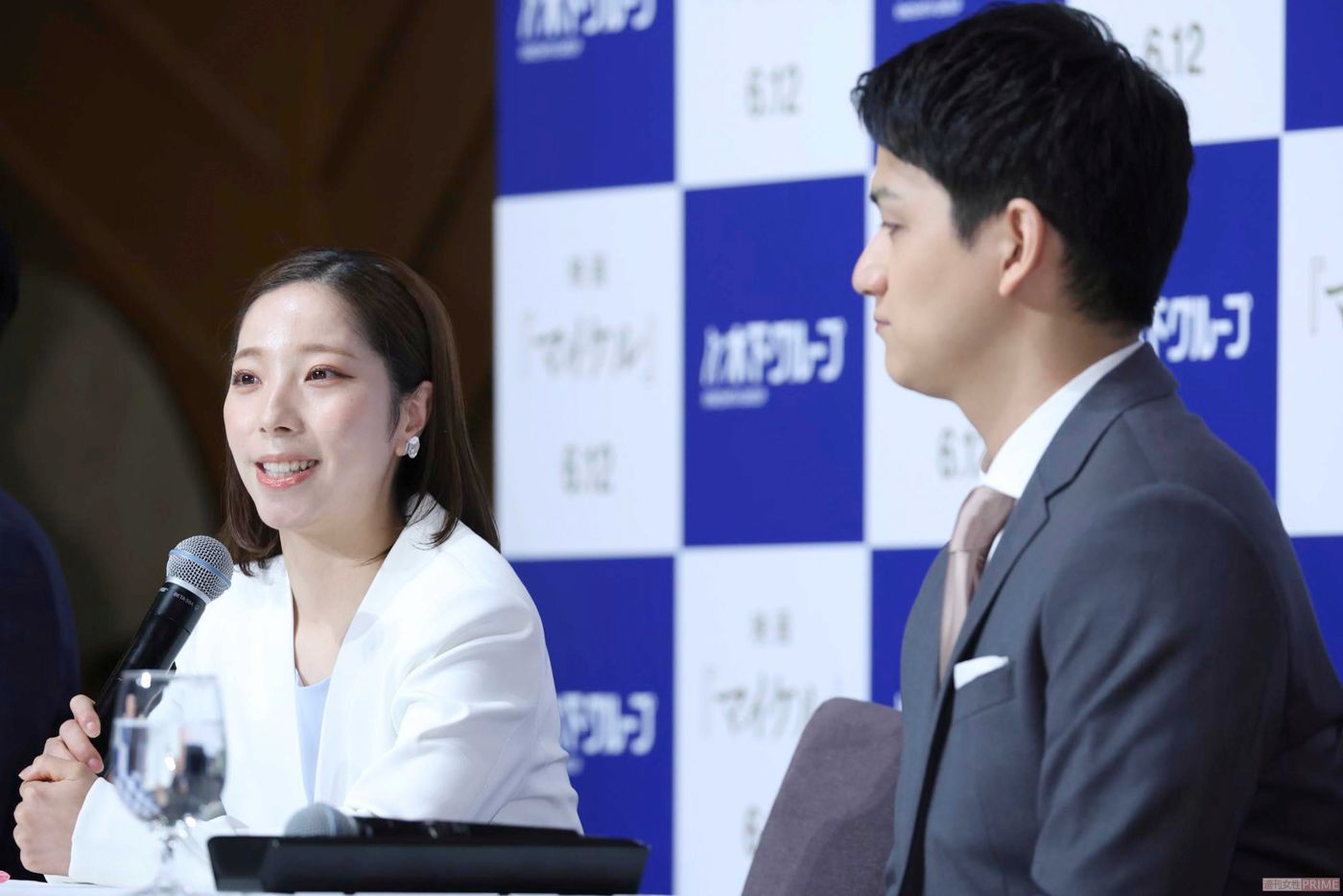 引退会見を行った“りくりゅう”ペア