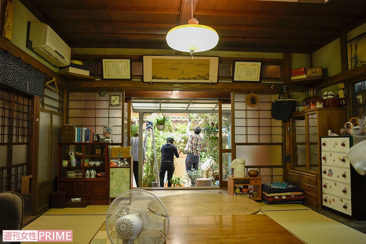 楡野家の居間もよ～く見ると、前よりも物が増えていることに気づきます？