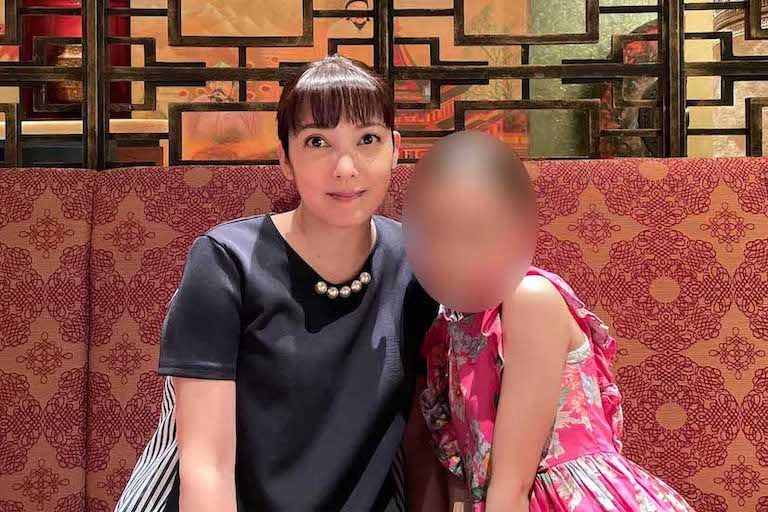 8月に撮った中山エミリと長女のツーショット（事務所提供）