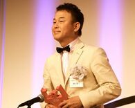 有吉弘行の恩人!? 中国放送･横山雄二アナがギャラクシー賞を受賞