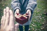 女性200人が告白! セキララなバレンタインデーの“ビター”な思い出に苦笑い