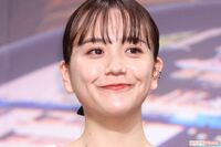 松井愛莉『子宮恋愛』衝撃内容が物議で「厄ネタ踏みまくり」性的作品・炎上の“波瀾万丈”キャリアに再注目