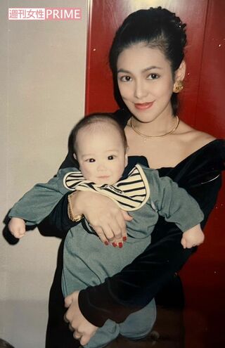 幼少のころの『Kis-My-Ft2』千賀健永と、母・千賀のり子さん