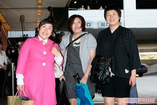 私服で会場入りした森三中（'07年、陣内智則・藤原紀香結婚披露宴）