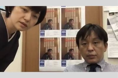 選挙後の2020年にも仲よく2人で動画配信を行っていた
