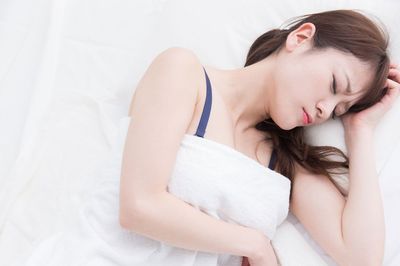 不眠症は睡眠薬で解決できない！ 薬に頼らず、読むだけでストンと眠りにつける話