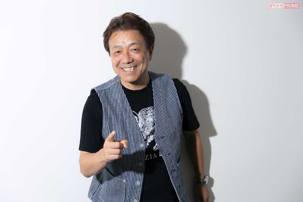 ながえ・けんじ　1964年、大阪府生まれ。'81年『欽ドン！』で本格デビュー。番組共演者の山口良一、西山浩司とともに「イモ欽トリオ」を結成。シングル『ハイスクールララバイ』は160万枚を超える大ヒットに。俳優としても、ドラマや映画で活躍。還暦を迎えた今年、ニューアルバム『BacktoBaby』が発売中。ライブの詳細は、https://www.facebook.com/nagaekenjiまで。　撮影/矢島泰輔