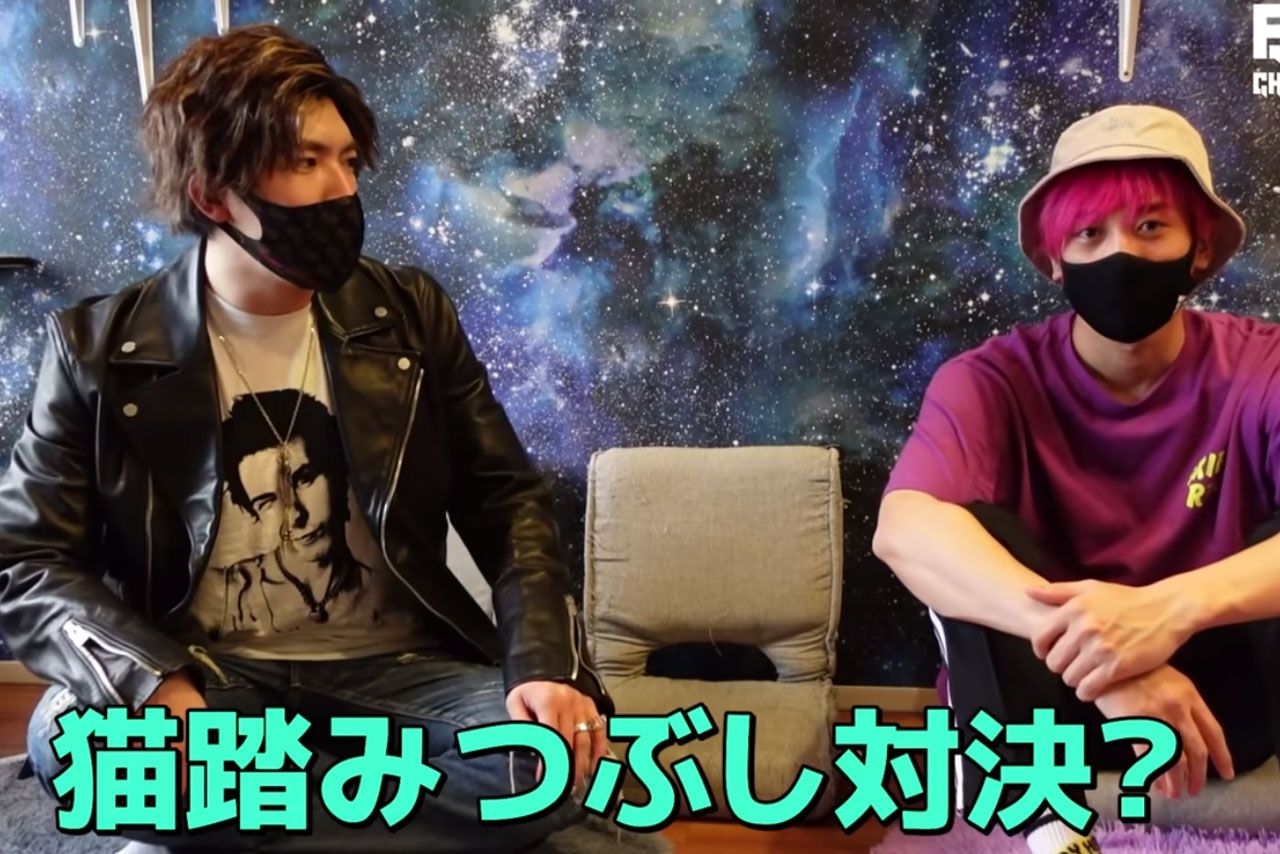 猫カフェでYouTube企画を行うEXIT。りんたろーのボケが批判を呼んでいる（公式YouTubeより）
