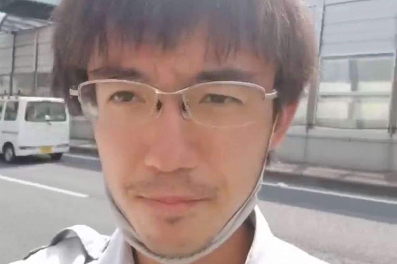 イケメンを名乗りキメ顔をする堀江大容疑者（本人のユーチューブチャンネルより）