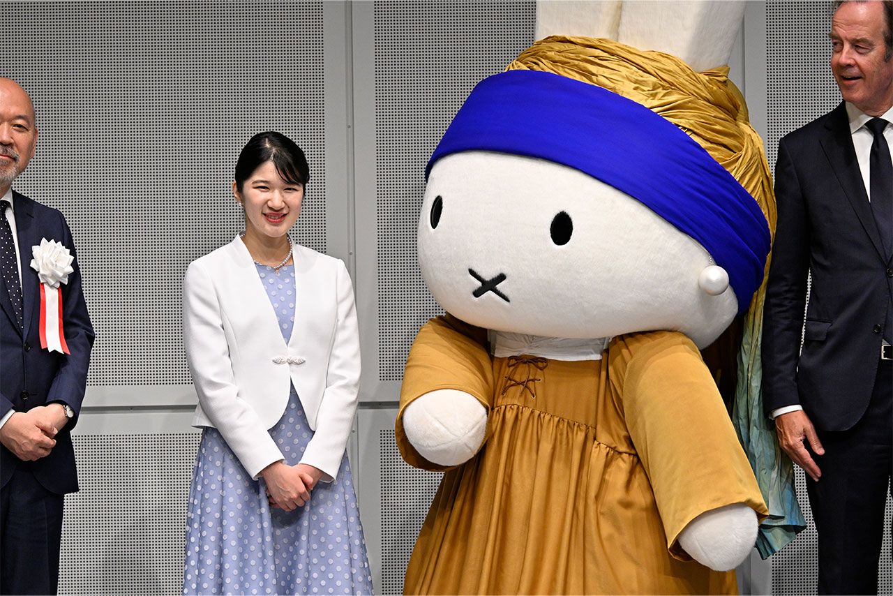 8月21日、フェルメールの名画『真珠の耳飾りの少女』を展示する特別展をご視察された愛子さま