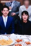 後援会の食事会で麻奈美夫人と(’19年12月)