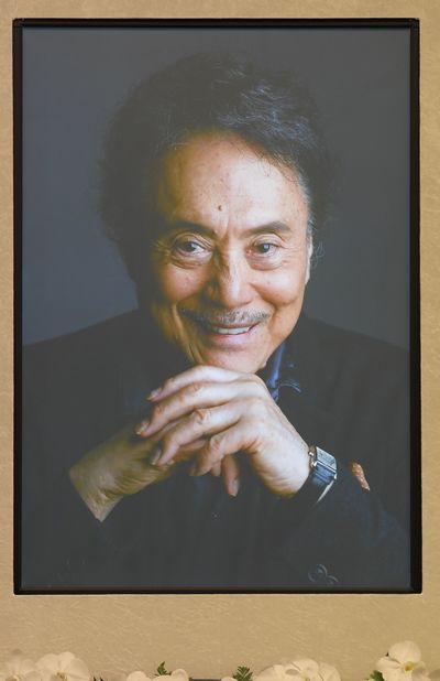 父・平幹二朗さんの遺影