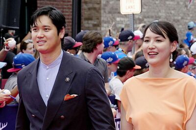 ドジャース・大谷翔平＆真美子さん、優勝パレードで「サラッと守られている感」ファンの心を掴んだ“美ショ…