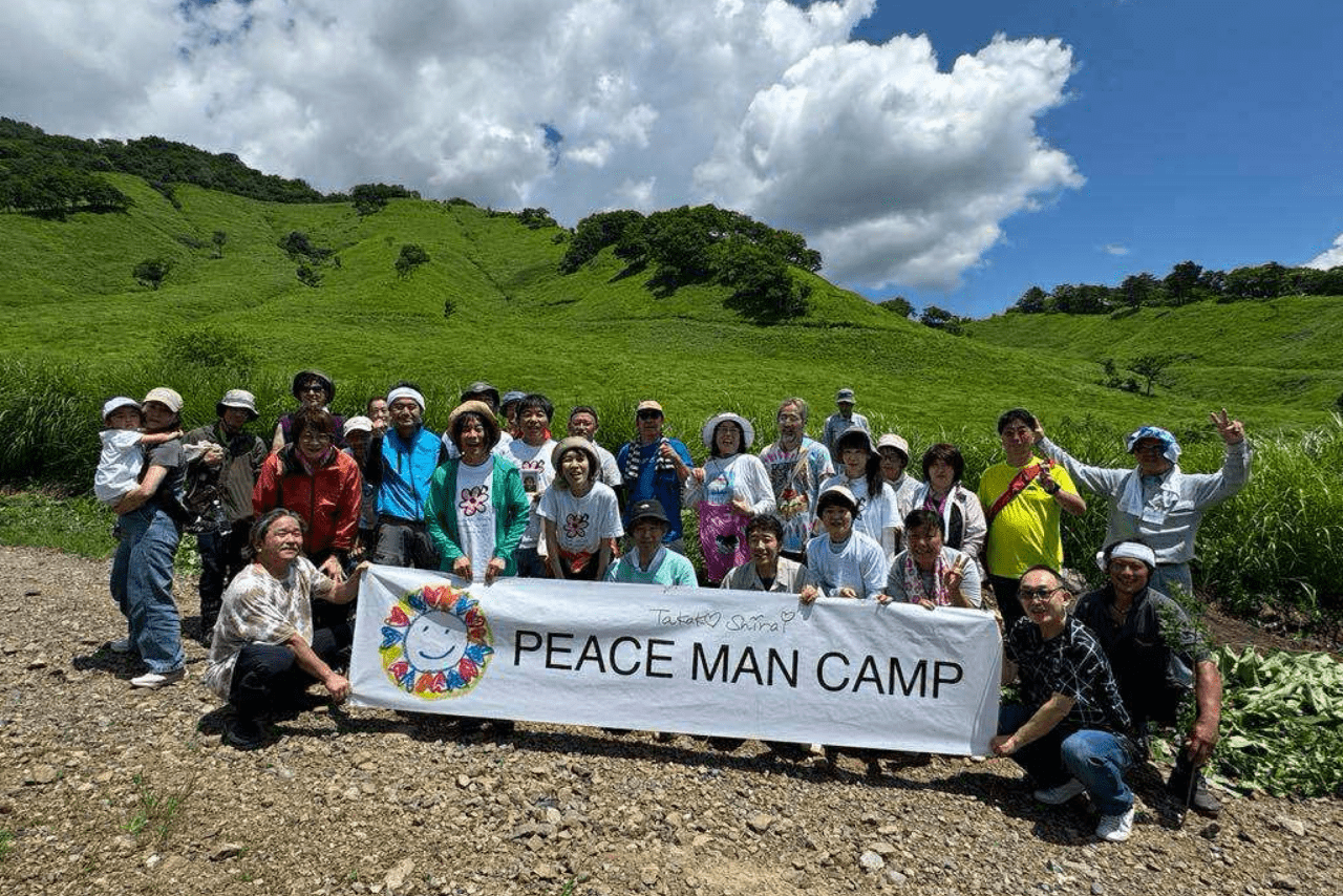 '25年7月、長野県で行った自然体験イベント「PEACE MAN CAMP」in小谷村2で参加者のファンたちと