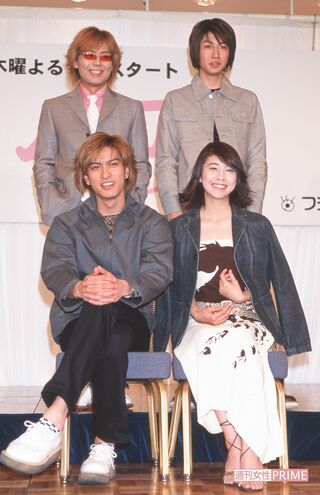 竹内結子、相葉雅紀、つんく♂らと共演した主演ドラマ『ムコ殿』（'01年）。作品で演じた桜庭裕一郎として写真集が発売され、5日間で10万部を突破。劇中歌『ひとりぼっちのハブラシ』が収録されたシングルもオリコン1位に