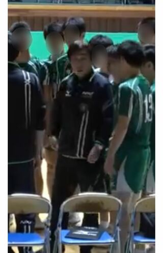 試合中の石井容疑者（SNSより）