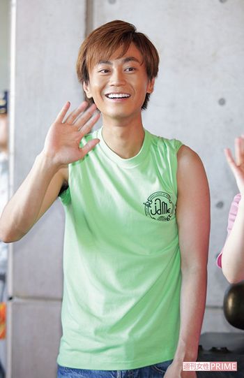 「演歌キャラバン隊」の一員として、東日本大震災の被災地を慰問に（8月17日）　撮影／週刊女性写真班