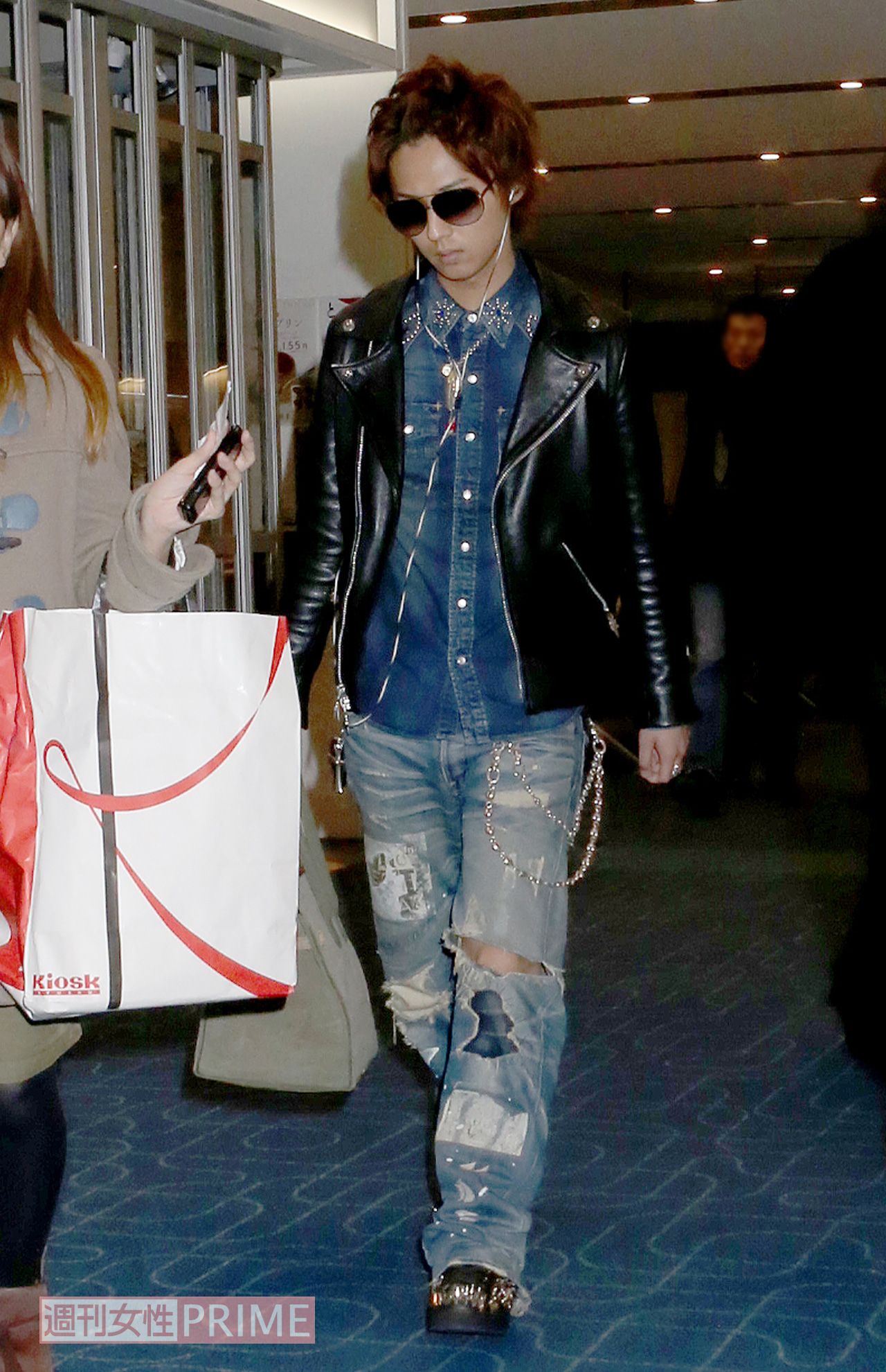 Kis-My-Ft2藤ヶ谷太輔の私服ショット（空港にて）