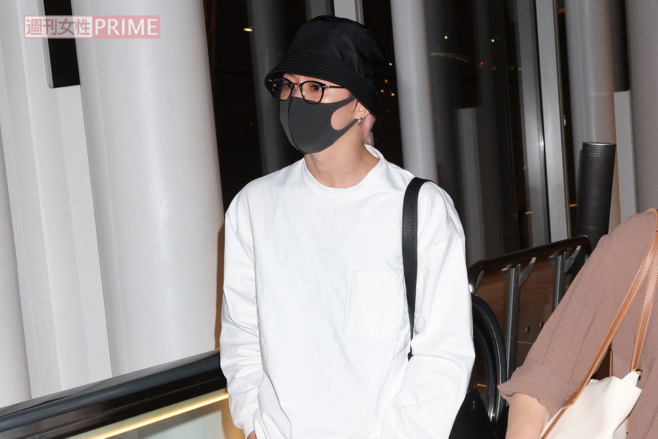 2024年5月22日、羽田空港第3ターミナルに到着した佐久間大介