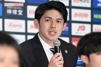 佐々木朗希のドジャース入団会見で透けた「25歳ルール」の自分都合な言い分、ロッテが手にした譲渡金は“雀…