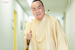 大ブレイク中の大御所演歌歌手・細川たかし（74）撮影／佐藤靖彦