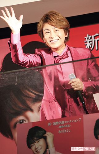 2018年 こちらもファンにはおなじみ、新橋SL広場。まさに『勝負の花道』です!（5月28日）　撮影／週刊女性写真班