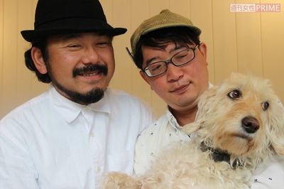 カフェを開くため自宅をリノベーション中の2人。それを互いに相続できるようにしたいと語る