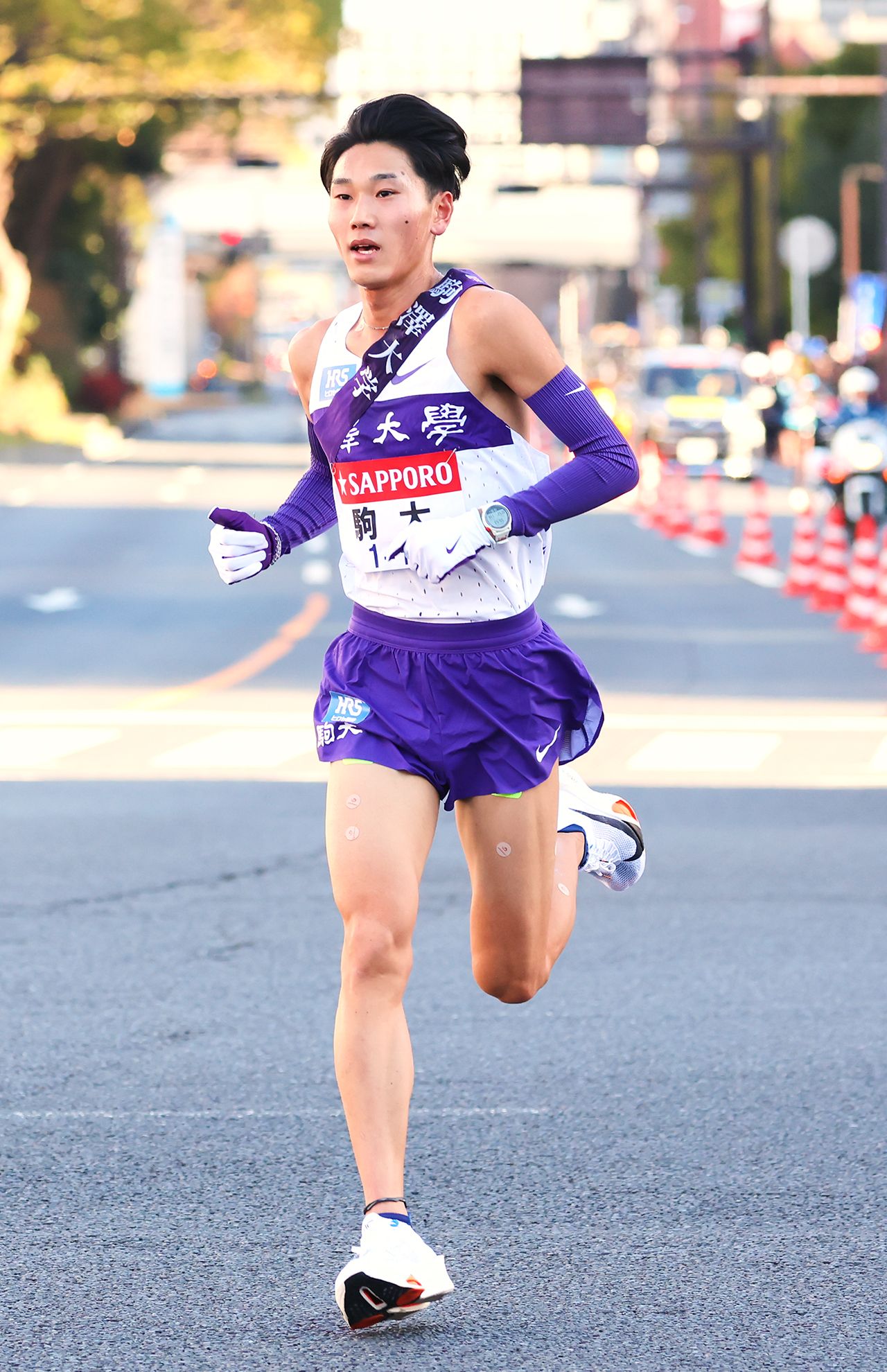 篠原倖太朗選手（22）駒澤大・文学部4年。全日本7区では（平林清澄選手、太田蒼生選手との）エース対決を制し区間賞を獲得（写真／アフロ）
