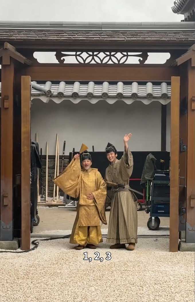『SHOGUN 将軍』シーズン2撮影終了後の特別映像に登場したSnow Manの目黒蓮（ディズニープラス公式Xより）