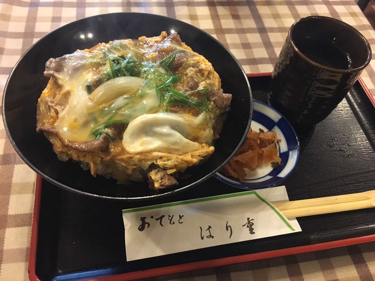 道頓堀の老舗『はり重』のビーフワン。玉子とじ牛丼だけど、もとが肉屋さんだからか牛肉が高級。とろける～！　＃大阪　＃老舗レストラン
