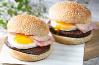 《マクドナルド、KFC、ウェンディーズ…》食文化研究家が教える「月見バーガー」が秋の外食ビジネスで“最…