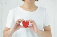 《ピンクリボン月間》乳がんに「なりにくい人」「なりやすい人」が最新研究で判明！睡眠時間が長いとリクス…