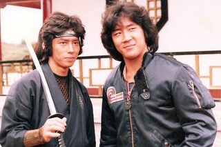 ‘82年の映画『龍の忍者』で共演したコナン・リー（右）と真田広之（関係者提供）