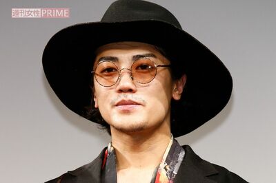 元KAT-TUN・赤西仁の〈42歳のバースデーライブ〉に上田竜也、中丸雄一も参加!MCで披露した「性欲」モンス…