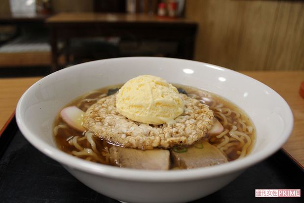 バニラアイスが特徴のゆき味ラーメン