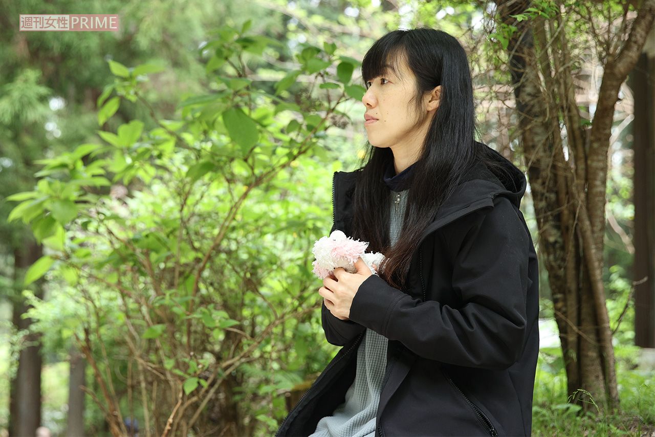 山梨県の道志村を訪れた小倉とも子さん