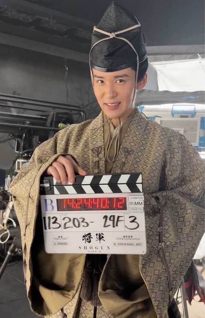 『SHOGUN 将軍』シーズン2撮影終了後の特別映像に登場したSnow Manの目黒蓮（ディズニープラス公式Xより）