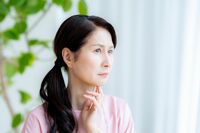 《スキンケアの秘訣》50代以降は「やらない方が効果的」肌の専門医が明かすケア用品“最小限”のススメ