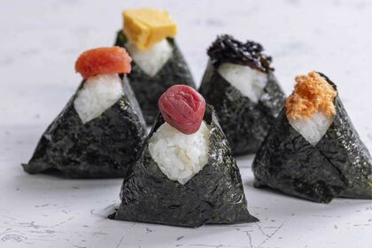 おにぎりも米価高騰により、値上げの可能性も（※画像はイメージです）