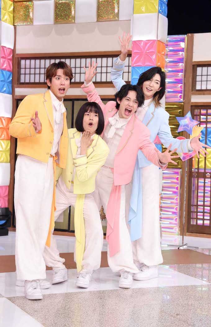 デビュー曲がいきなり大ヒットした「モナキ」