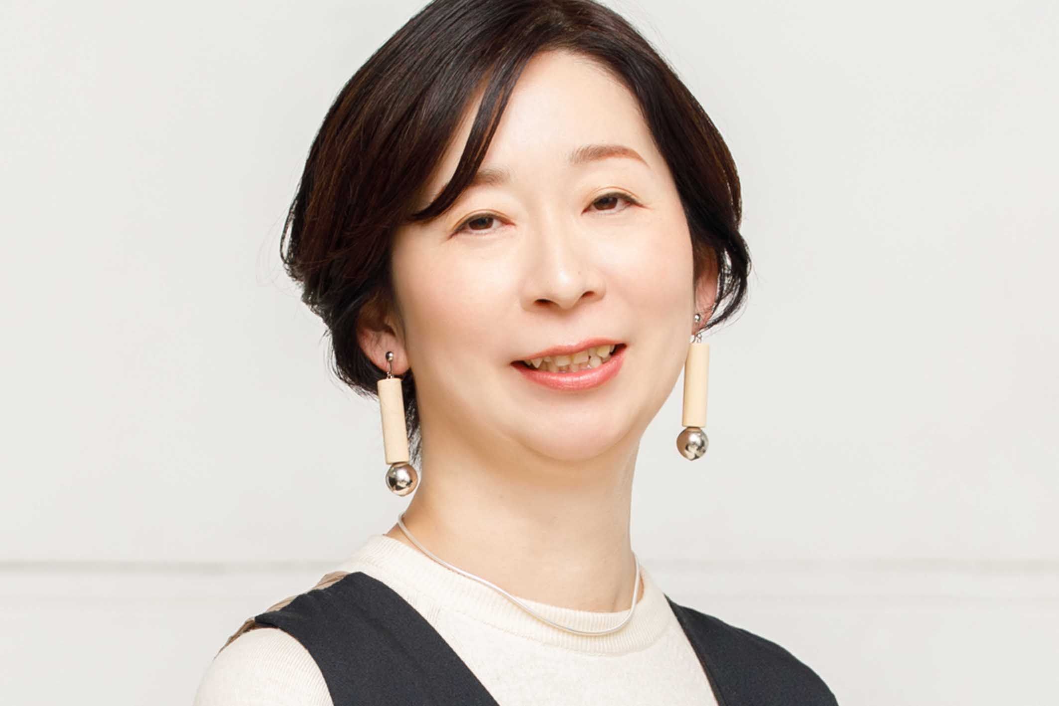 『わたし、定時で帰ります。』（新潮社）の著者でもある朱野帰子先生