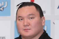 相撲協会を退職した白鵬、メディアからは「降参会見」と言われるも現役時代で学んだ元横綱の“振る舞い”