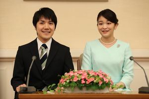 眞子さまとの結婚が延期中の小室さんはアメリカ留学中（'17年9月・婚約内定の会見）
