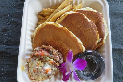 『トリドールHD』の優待なら人気チェーン店「コナズ珈琲」のパンケーキも楽しめる