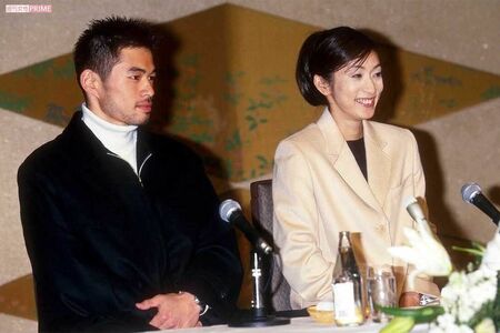 '99年に結婚したイチロー。弓子さんは遠征にもついていくなど、献身的に支えていた